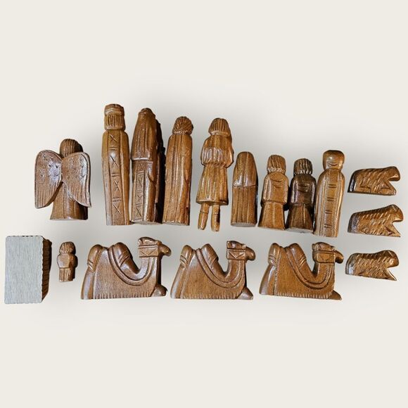 Vintage Hand Carved Wood Nativity Scene - Picture 11 of 13